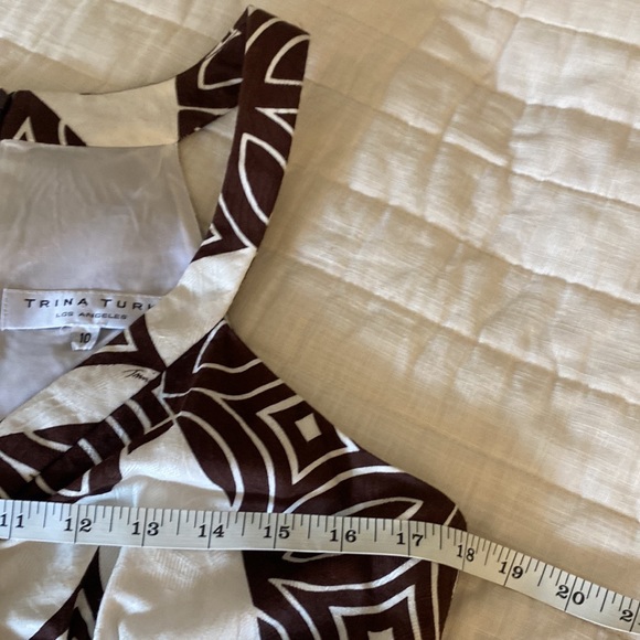 Beautiful TRINA TURK dress SIZE 10 mini SLEEVELESS dress up or down EC - Picture 8 of 12